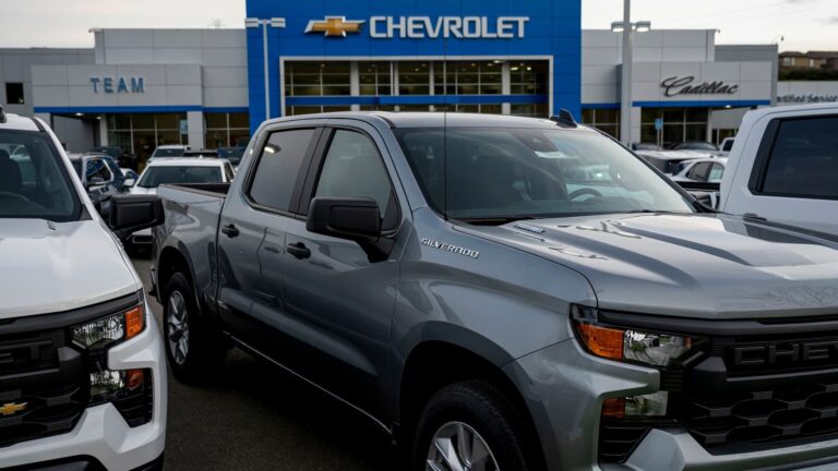 108110416 1743104789074 108110416 1741094172102 gettyimages 2202686417 AUTO PRICES TARIFFS